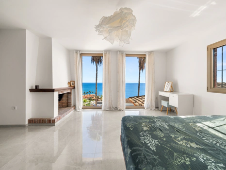Magnificent Andalusian Villa with Scandinavian Touch and Sea Views in Estepona West