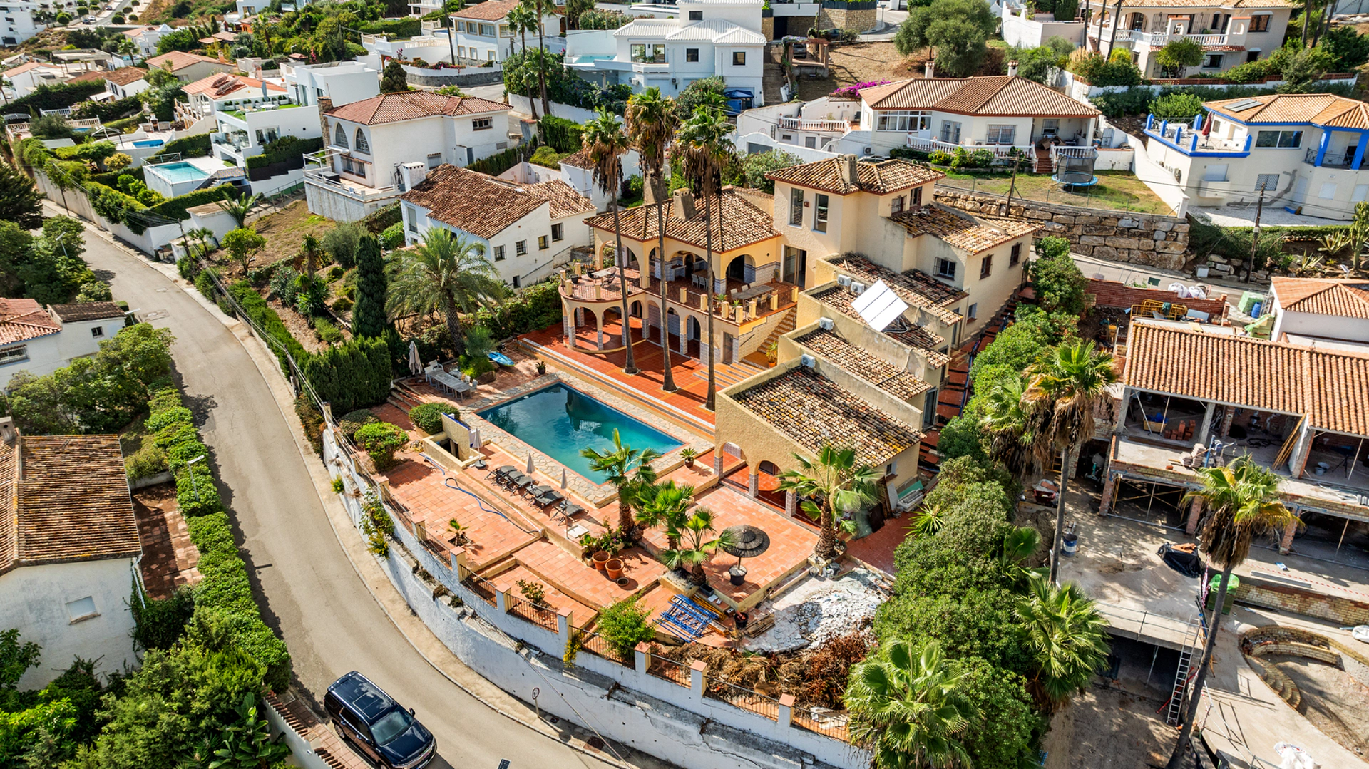 Villa for sale in Buenas Noches, Estepona West