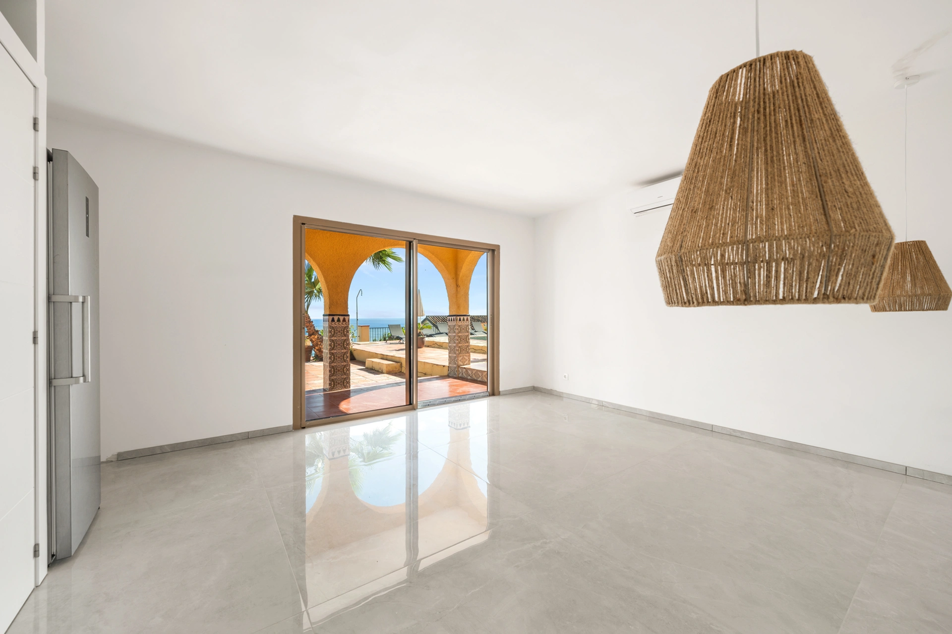 Villa for sale in Buenas Noches, Estepona West