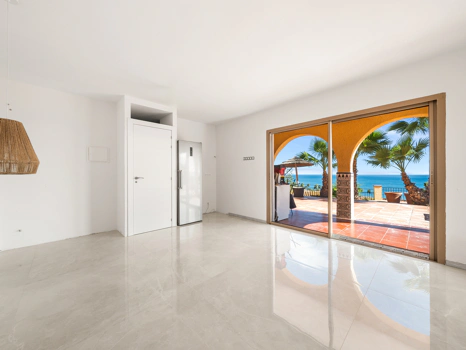 Magnificent Andalusian Villa with Scandinavian Touch and Sea Views in Estepona West
