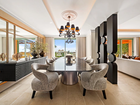 Luxury three-Bedroom Penthouse with expansive Sea Views in Four Seasons