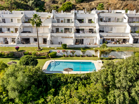 Elegante Apartamento Reformado con Vistas Panorámicas al Golf, al Mar y a La Concha