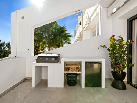 Elegante Apartamento Reformado con Vistas Panorámicas al Golf, al Mar y a La Concha