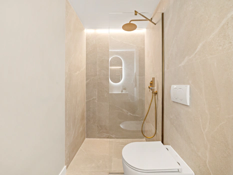 Elegant Renovated Apartment with Panoramic Golf, Sea & La Concha Views