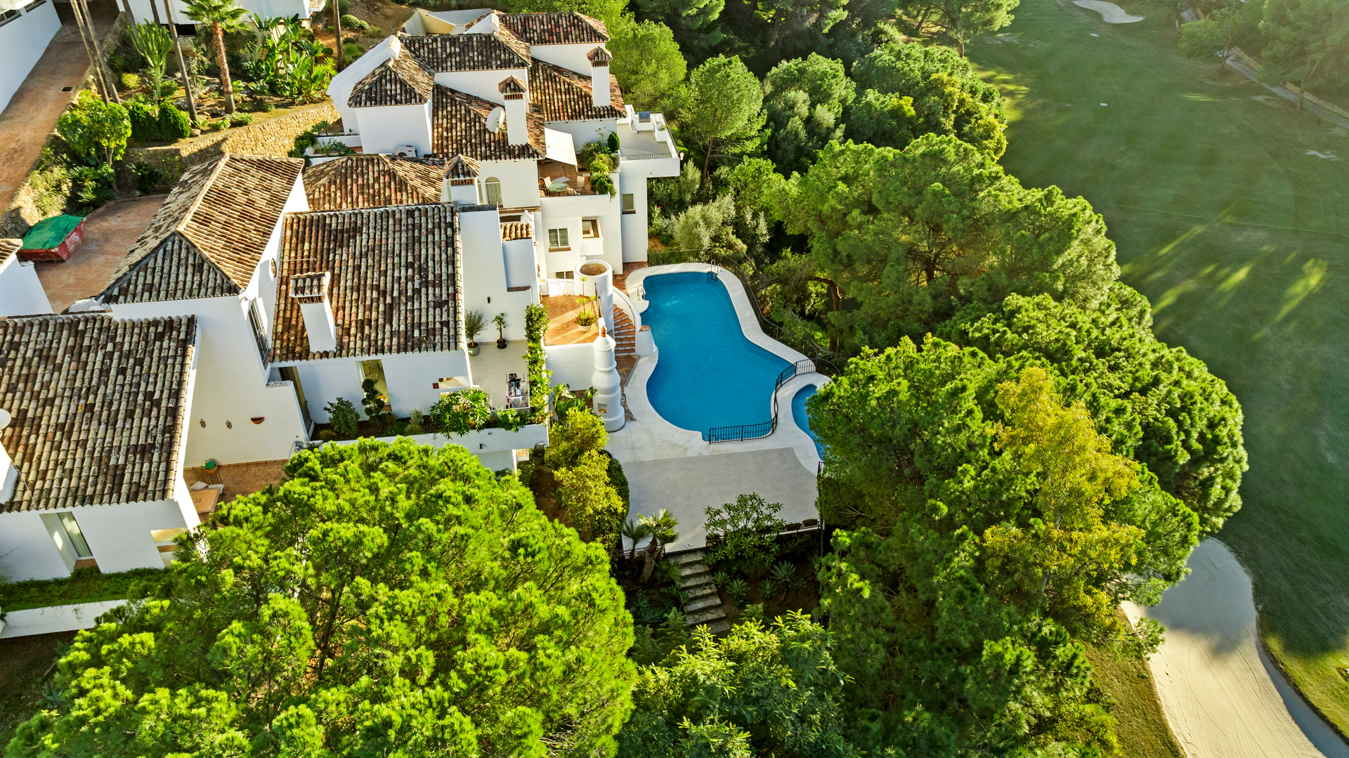 Duplex for sale in La Quinta, Benahavis