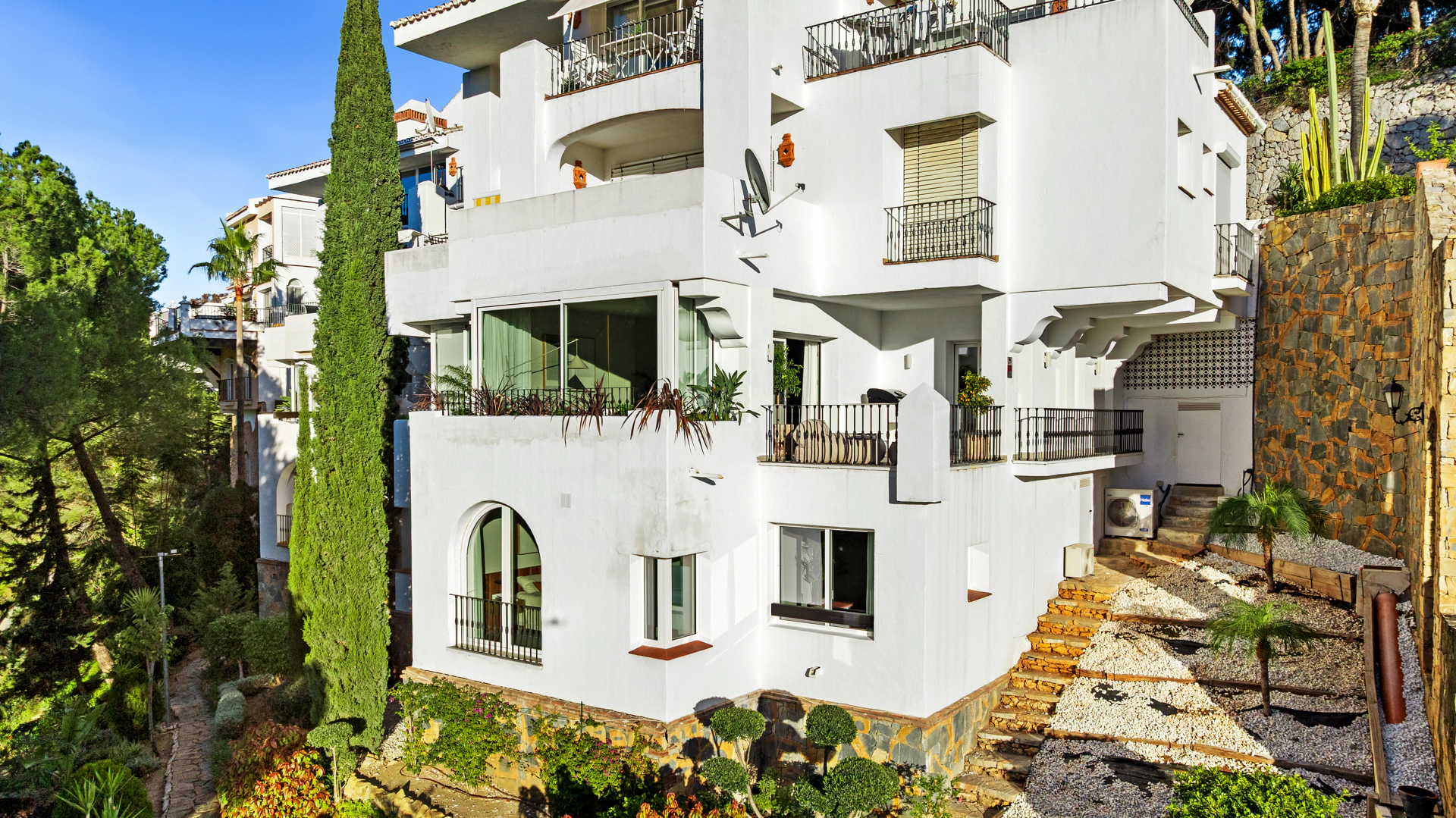Duplex for sale in La Quinta, Benahavis