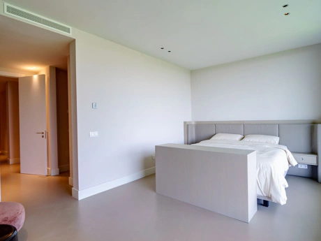 Villa for sale in Estepona