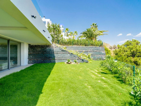 Villa for sale in Estepona