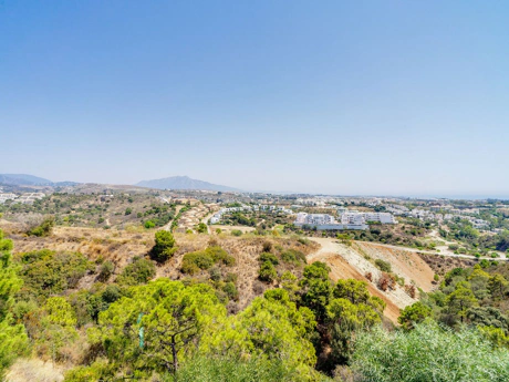 Villa for sale in Estepona