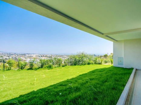 Villa for sale in Estepona