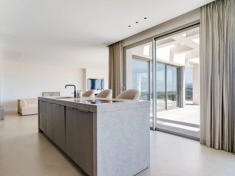 Villa for sale in Estepona