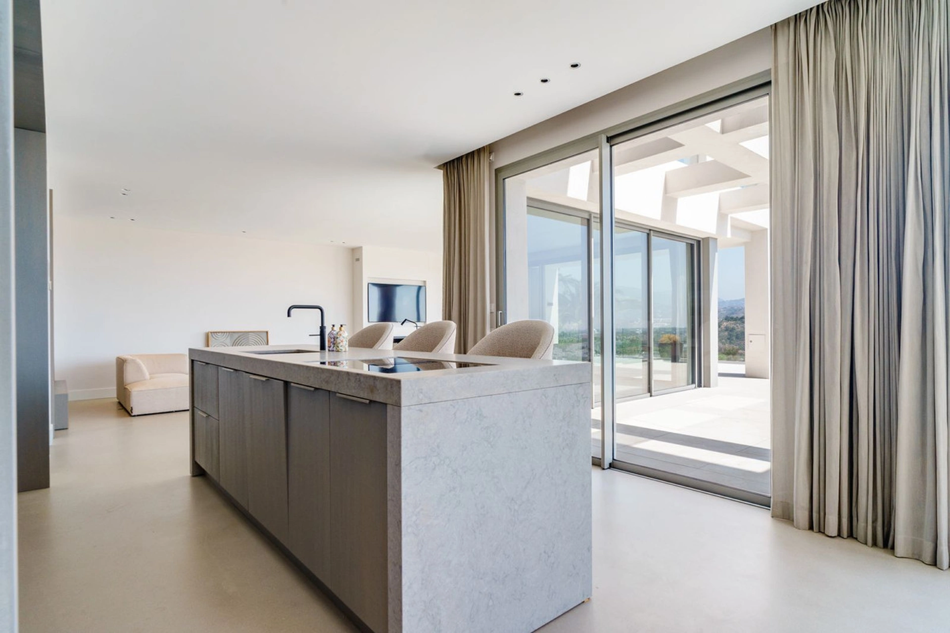 Villa for sale in Estepona