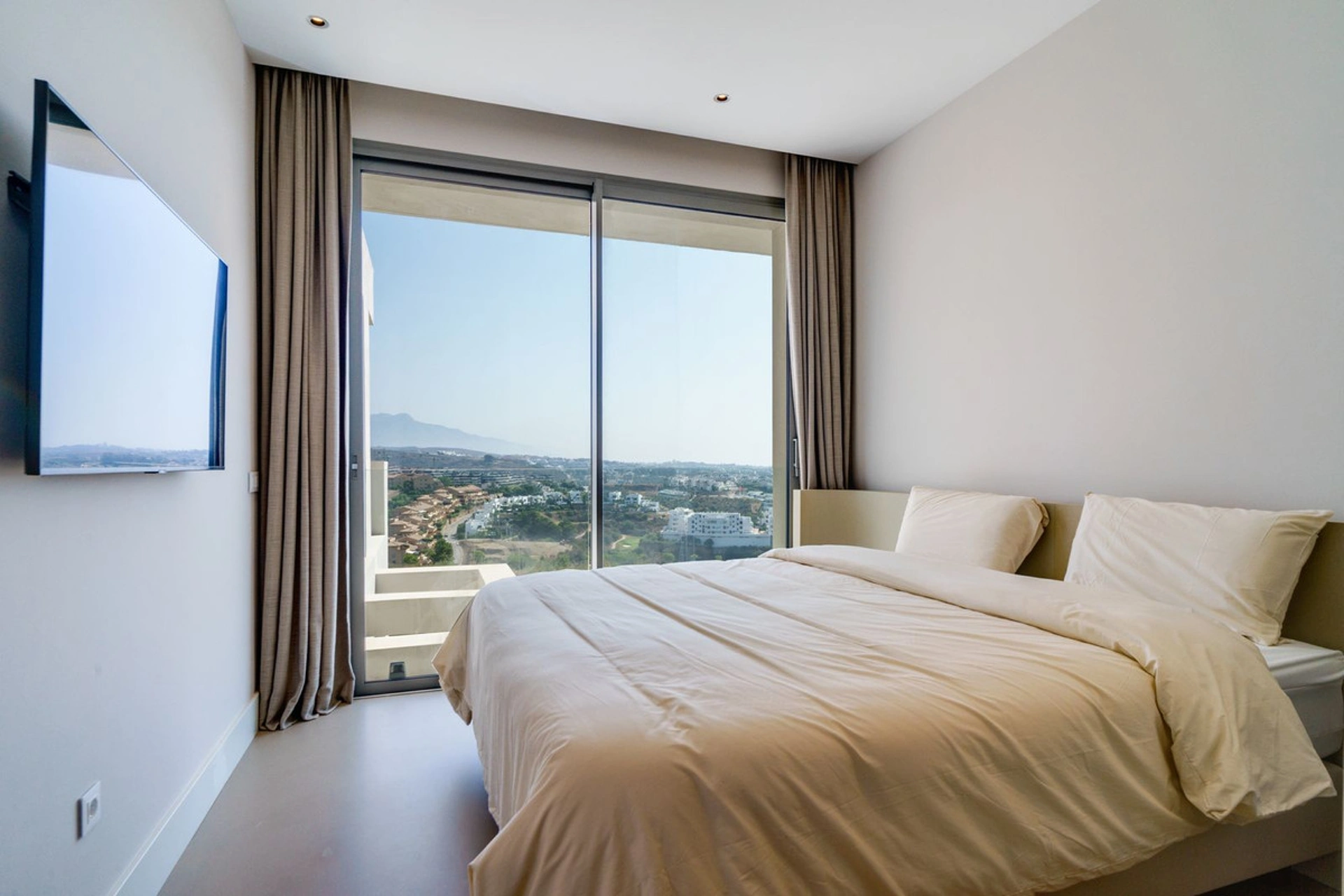 Villa for sale in Estepona
