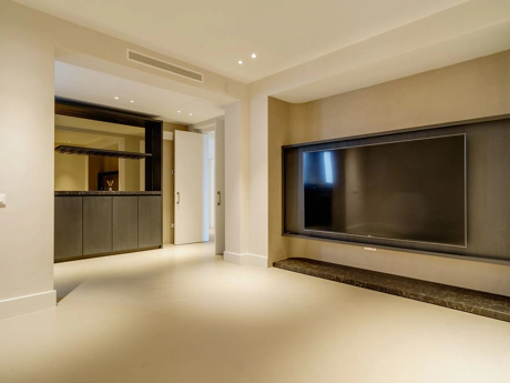 Villa for sale in Estepona