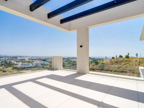 Villa for sale in Estepona