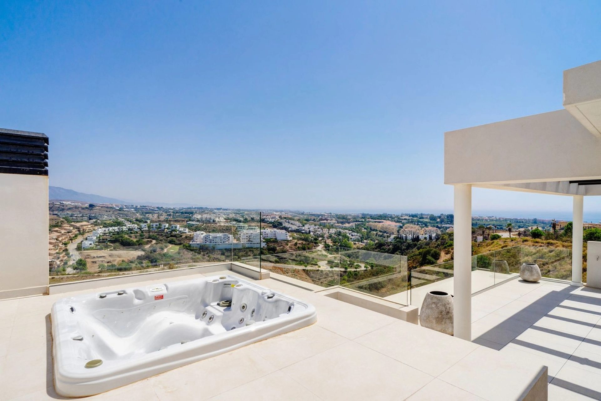 Villa for sale in Estepona