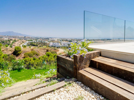 Villa for sale in Estepona