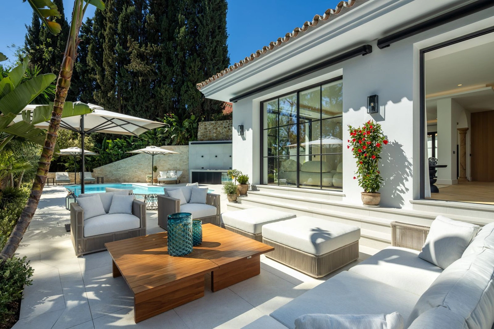 Villa for sale in Benahavis