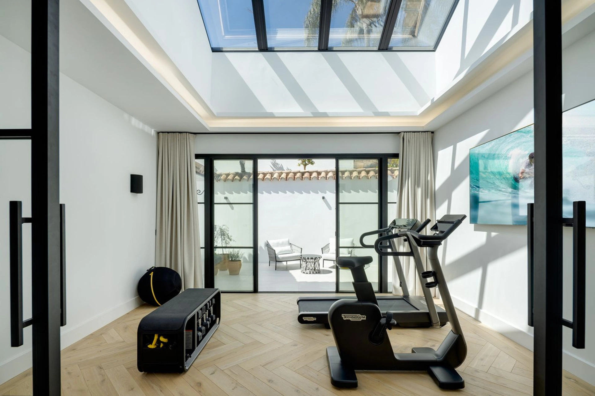 Villa for sale in Benahavis