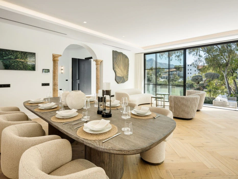 Villa for sale in Benahavis