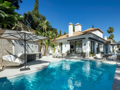 Villa for sale in Benahavis