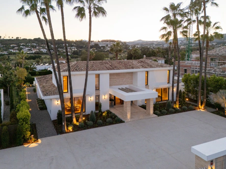 Villa en venta en Aloha, Nueva Andalucia