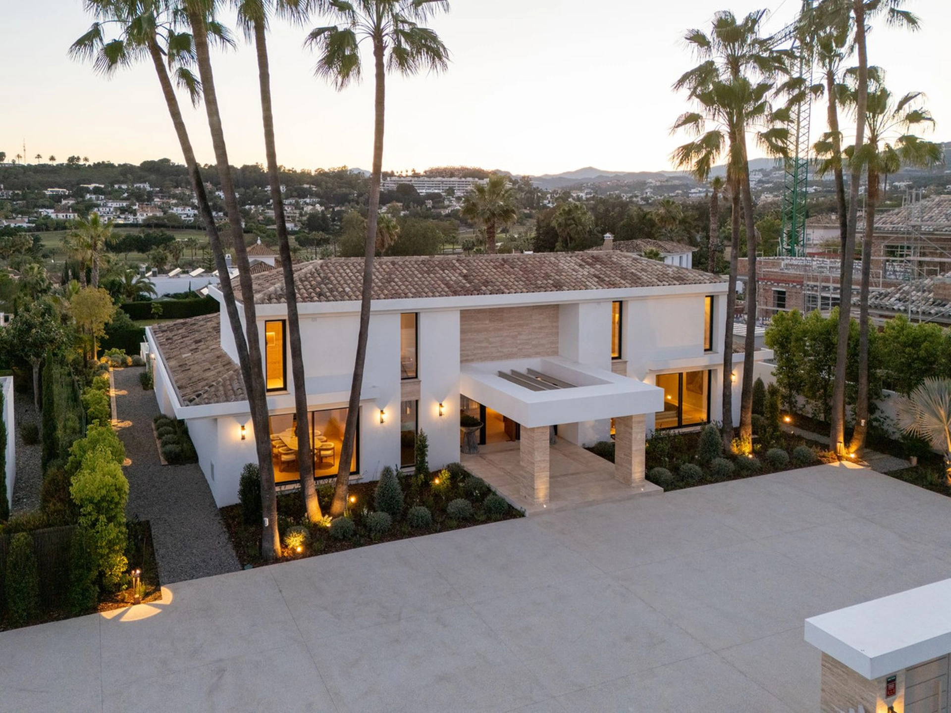 Villa en venta en Aloha, Nueva Andalucia