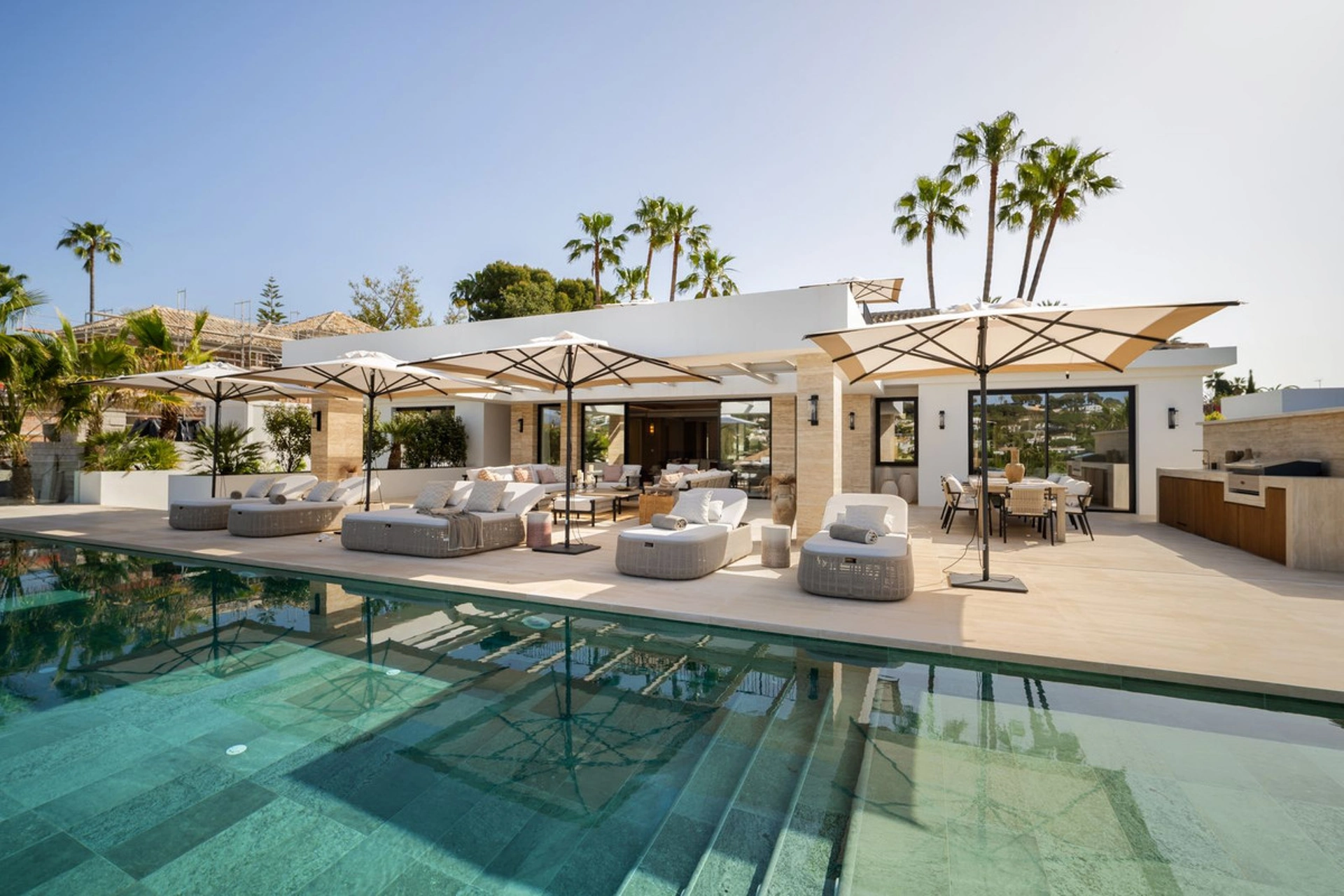 Villa en venta en Aloha, Nueva Andalucia