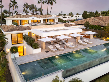 Villa en venta en Aloha, Nueva Andalucia