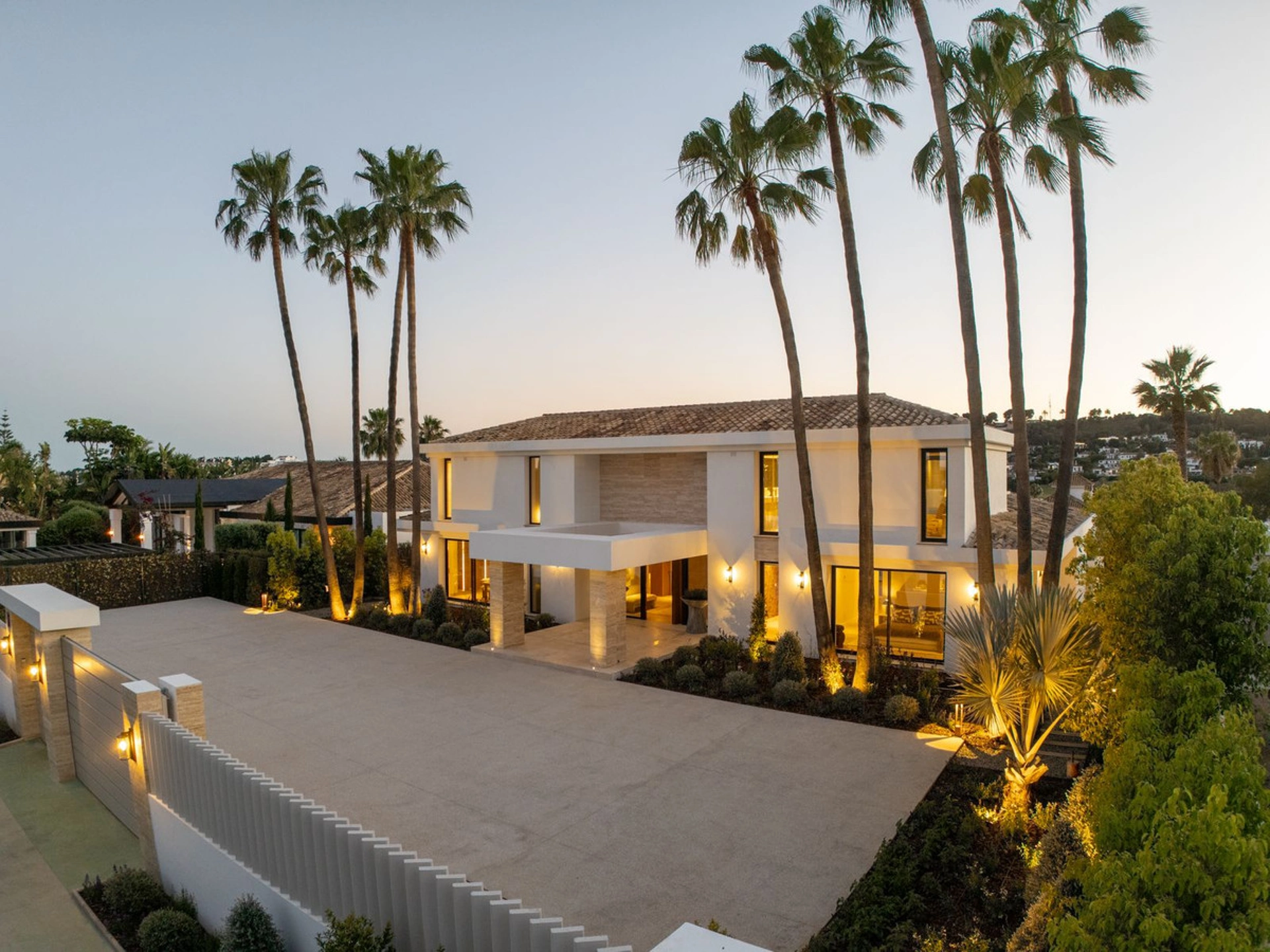 Villa en venta en Aloha, Nueva Andalucia