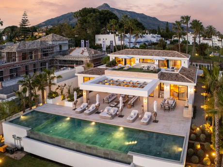 Villa en venta en Aloha, Nueva Andalucia