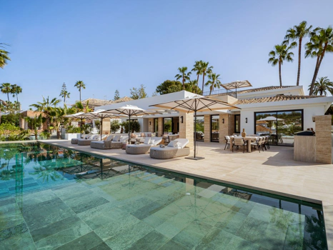Villa en venta en Aloha, Nueva Andalucia