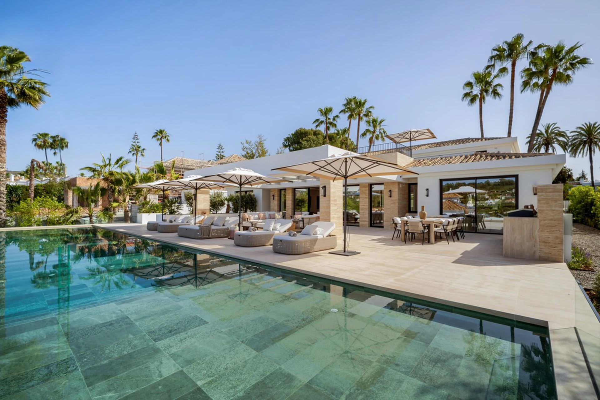 Villa en venta en Aloha, Nueva Andalucia