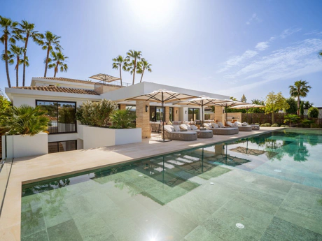 Villa en venta en Aloha, Nueva Andalucia