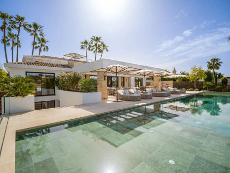 Villa en venta en Aloha, Nueva Andalucia