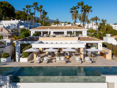 Villa en venta en Aloha, Nueva Andalucia