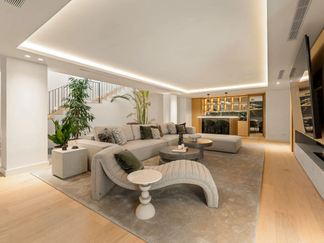 Villa en venta en Aloha, Nueva Andalucia