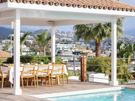 Villa for sale in Benahavis