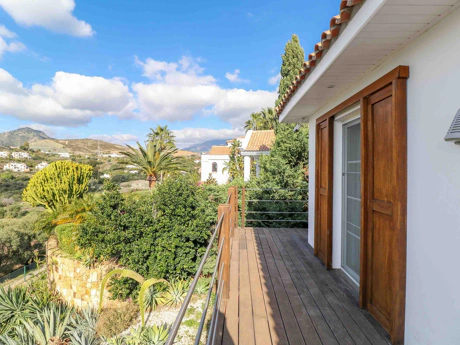 Villa for sale in Benahavis