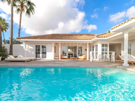 Villa for sale in Benahavis