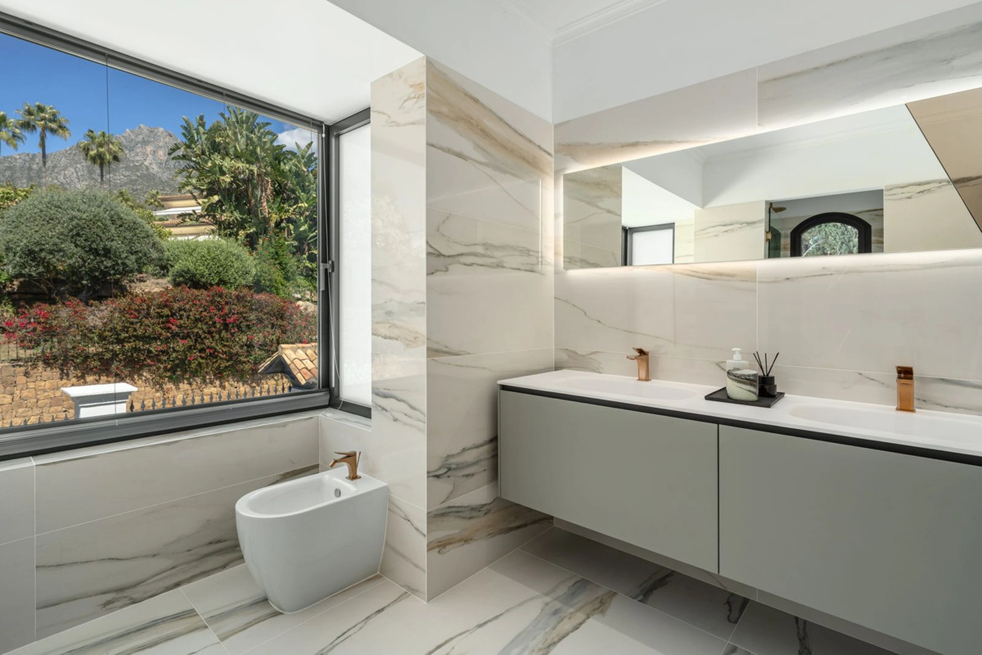 Villa for sale in Marbella Golden Mile