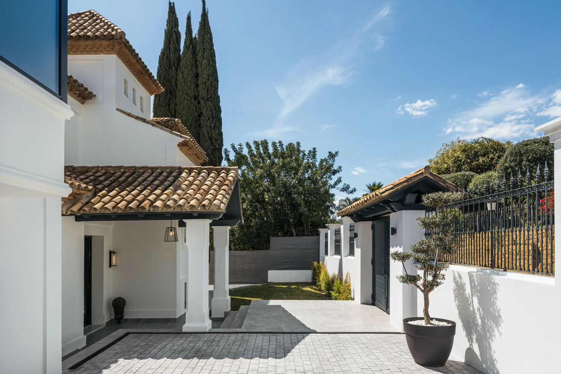 Villa for sale in Marbella Golden Mile