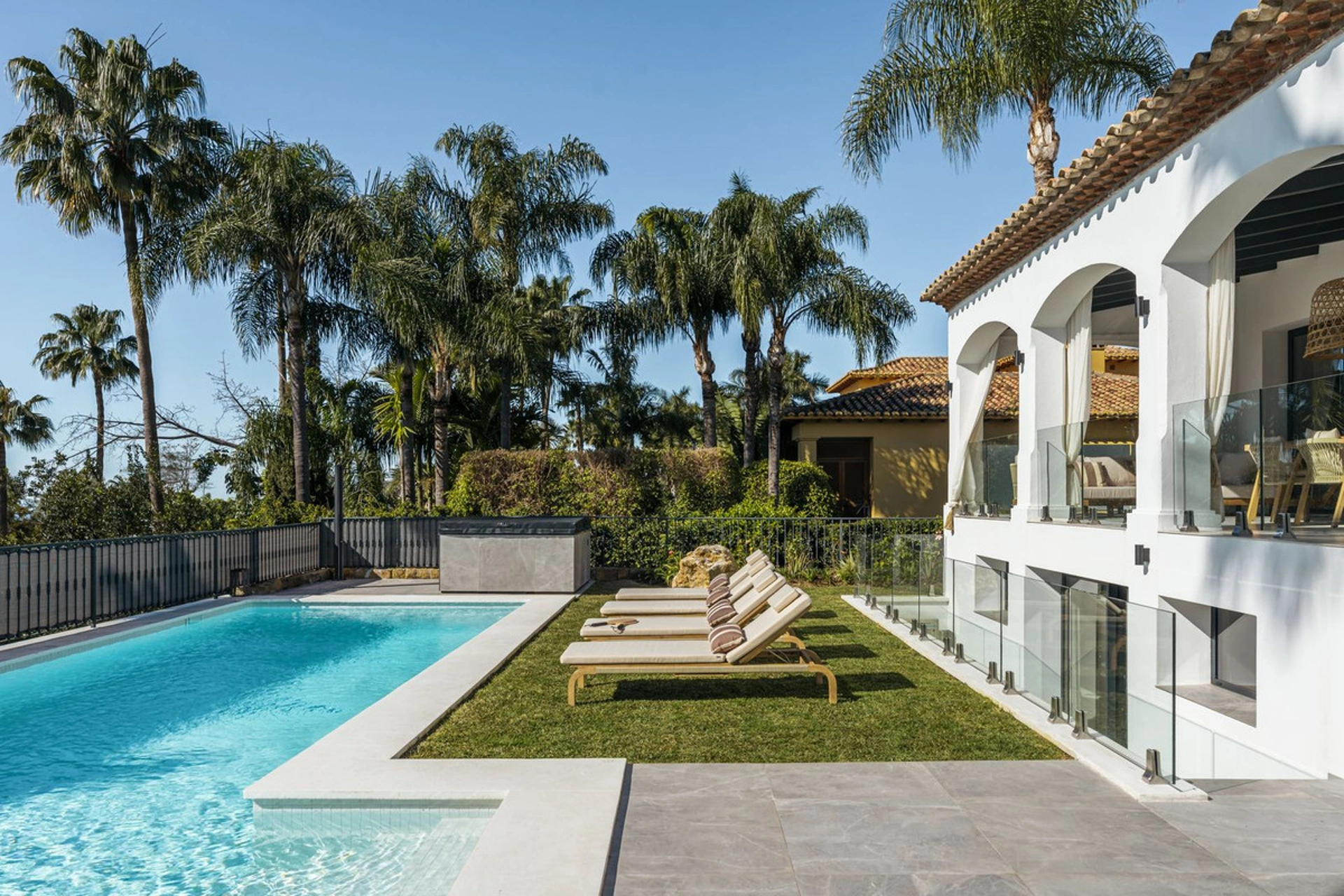 Villa for sale in Marbella Golden Mile