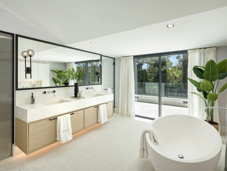 Villa for sale in Nueva Andalucia, Marbella