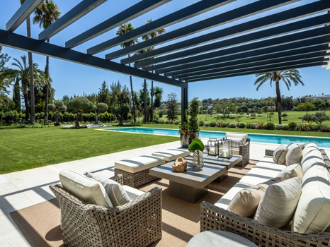 Villa for sale in Nueva Andalucia, Marbella
