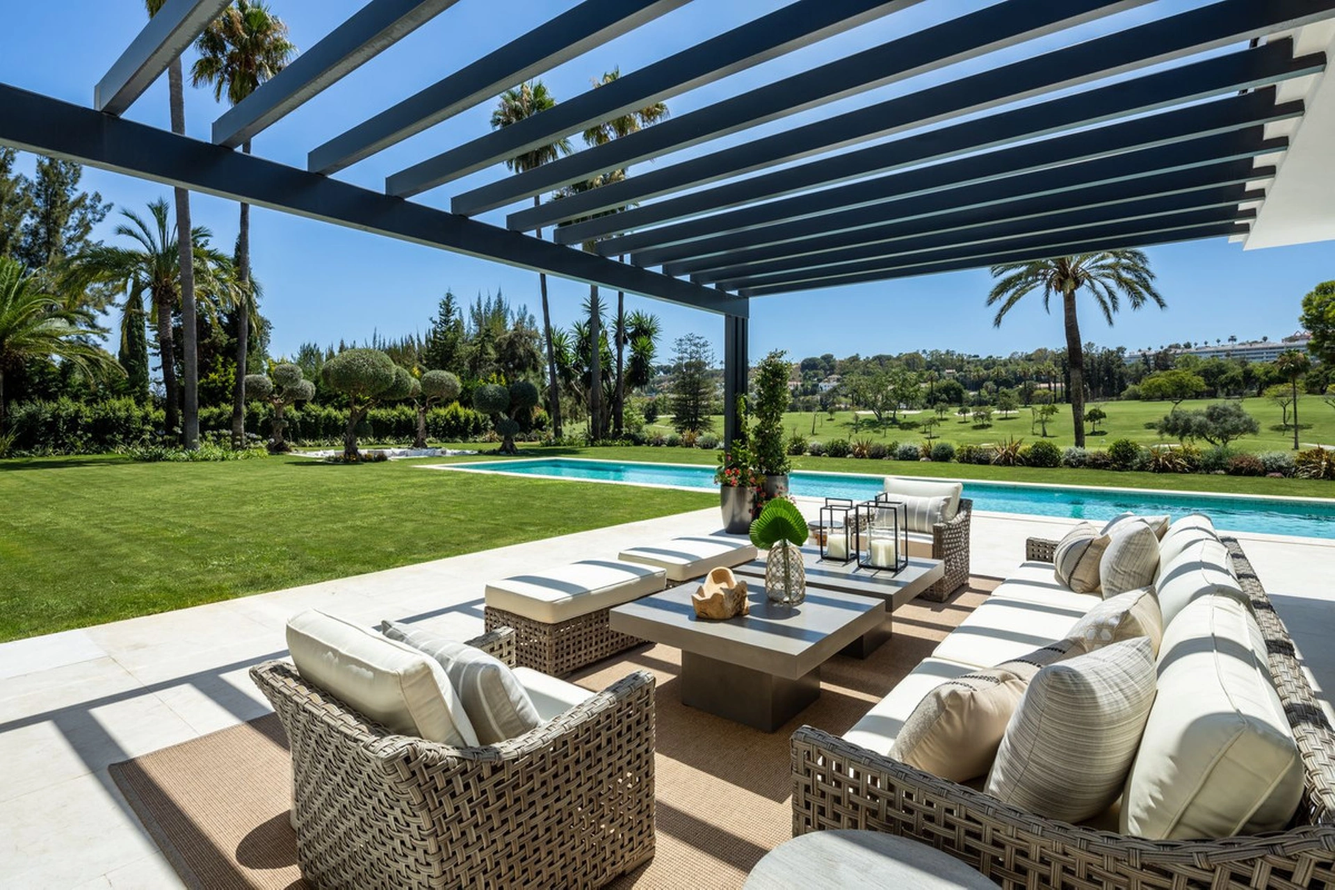 Villa for sale in Nueva Andalucia, Marbella