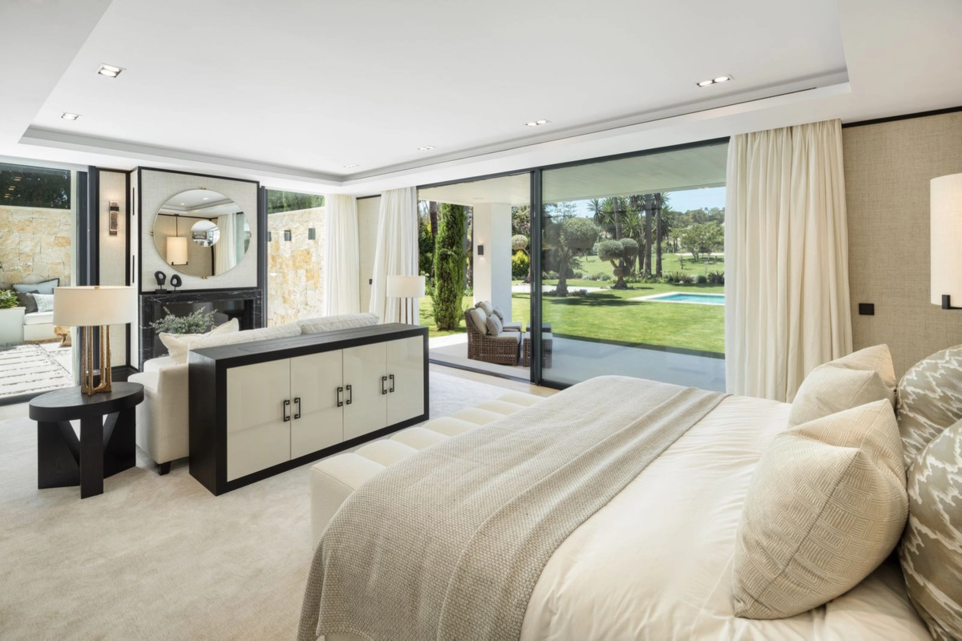 Villa for sale in Nueva Andalucia, Marbella