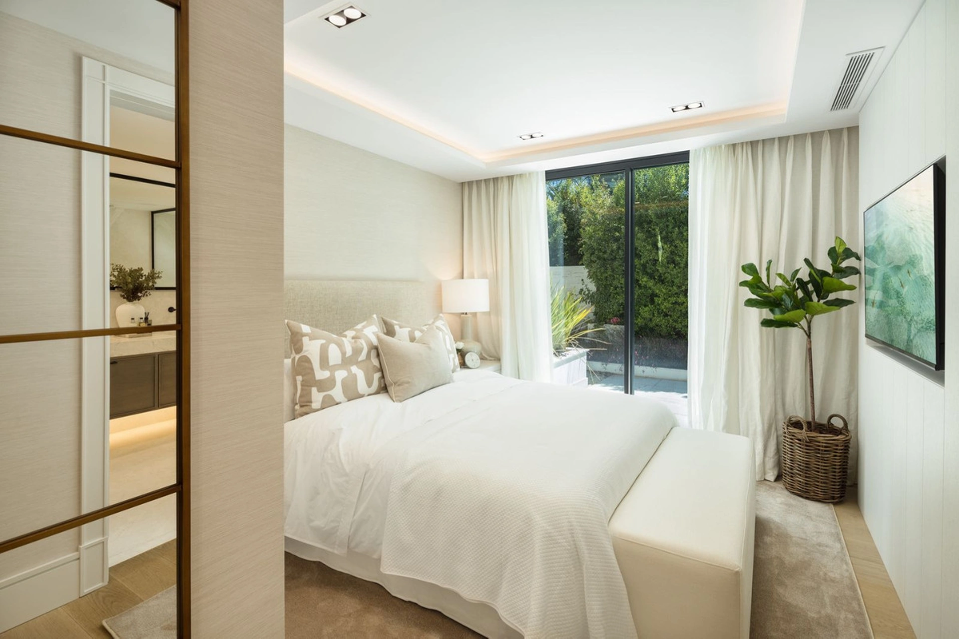 Villa for sale in Nueva Andalucia, Marbella