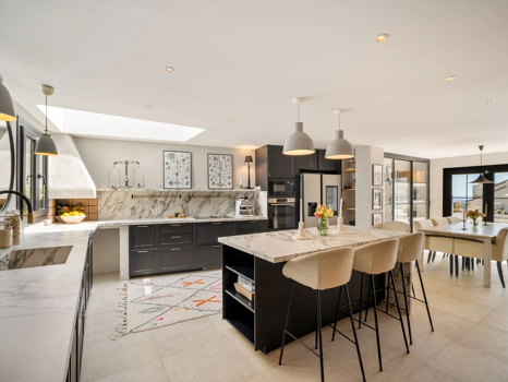 4 Bedrooms - Sea Views - Blend of Andalusian Heritage and Nordic Sophistication on the Golden Mile