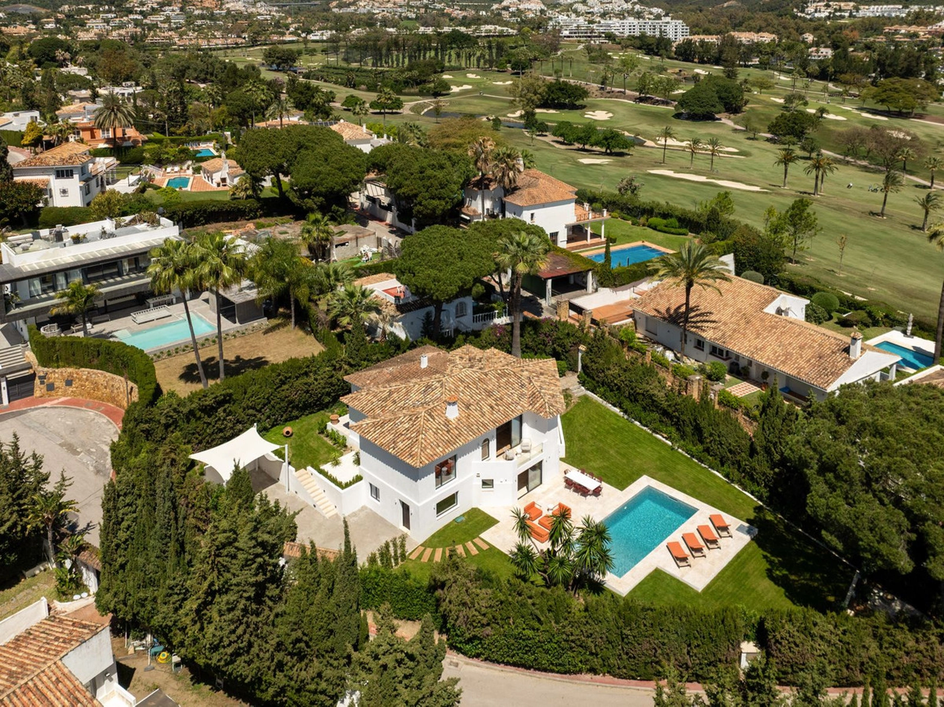 Villa for sale in Nueva Andalucia, Marbella